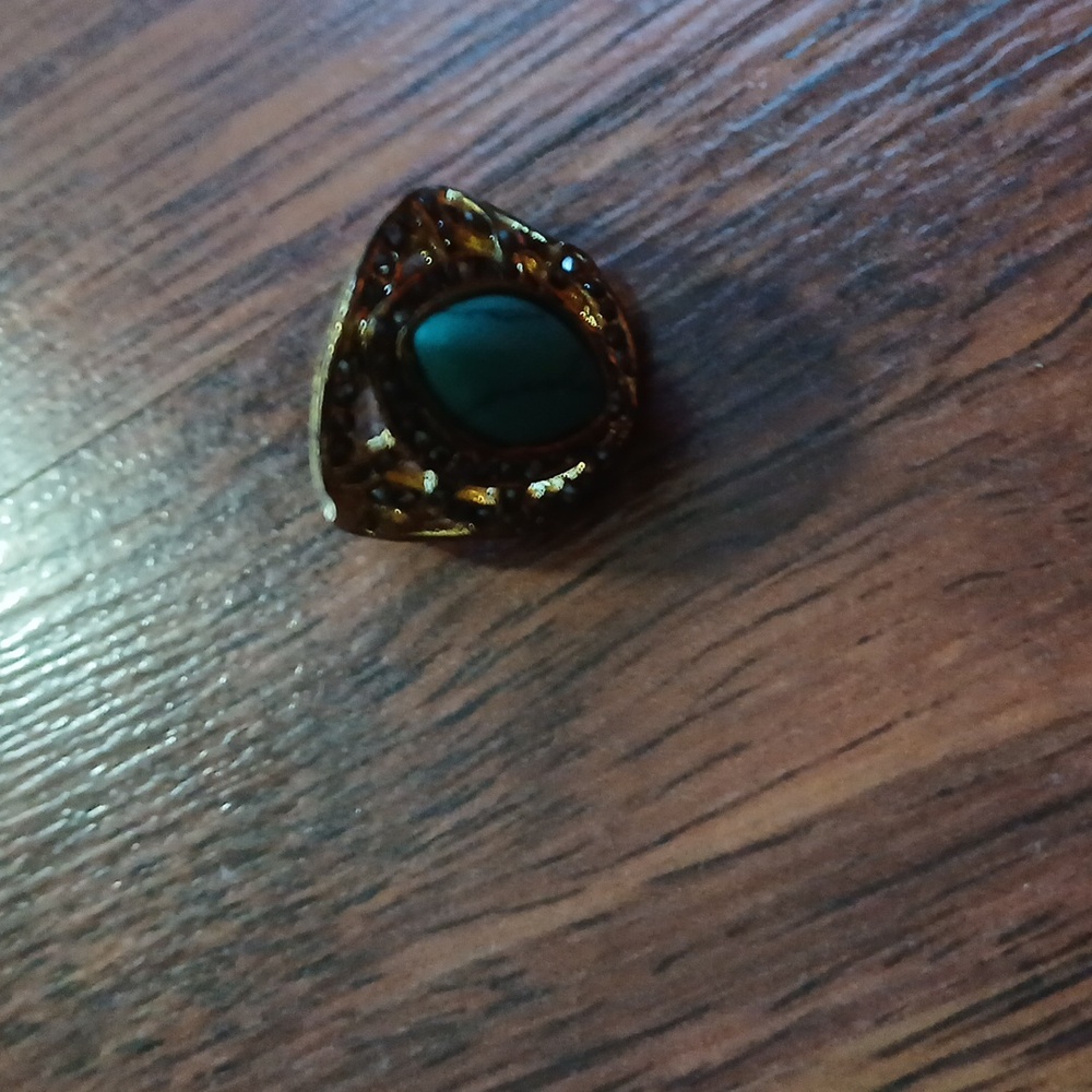 Ring - Picture 4 of 7
